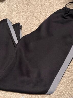 Russell Athletic (Size ‘M)